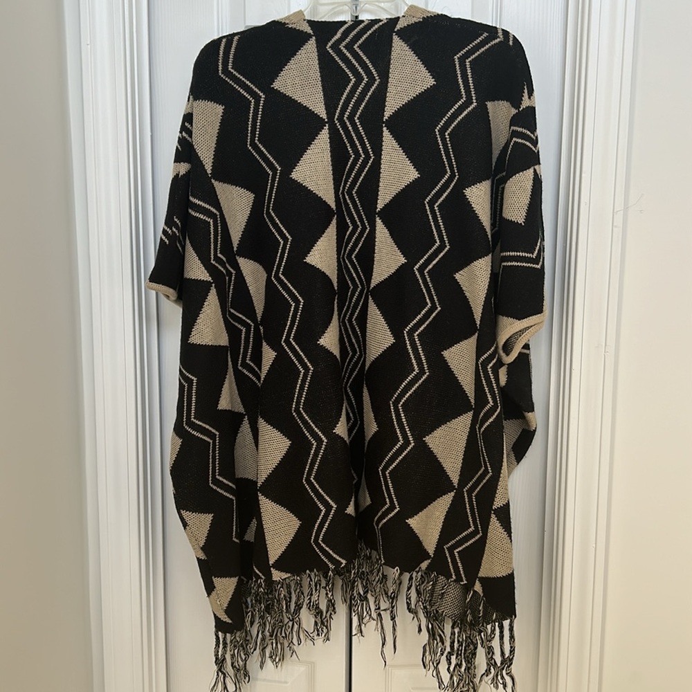 Crece Patterned Open-Faced Sweater - Picture 4 of 4